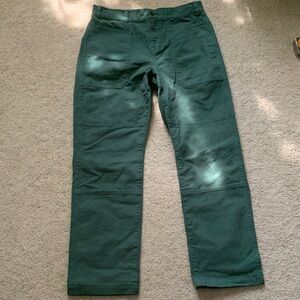 Madewell the petite 90s straight cargo pant in garment dyed canvas in old spruce